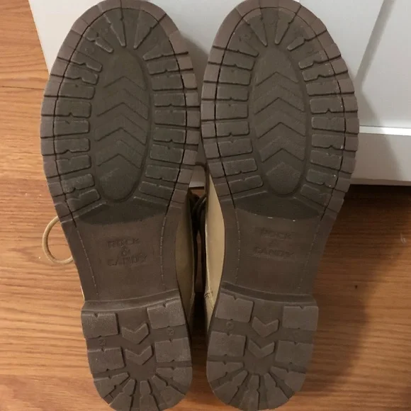 NWOT - Women’s Size 8 Beige Lace Ankle Boot - Picture 5 of 5